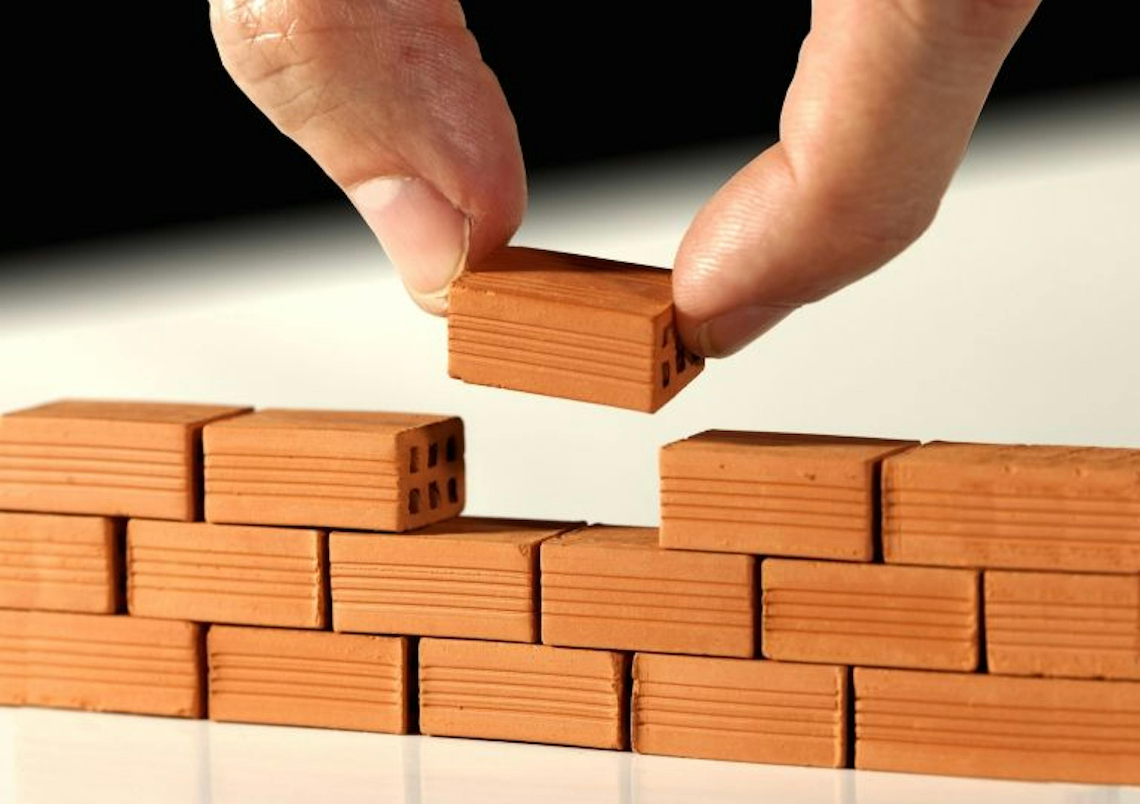 Cryptocurrencies with the Largest Blocks in Their Blockchains