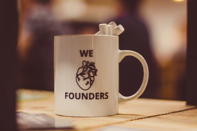 /for-founders-how-the-venture-capital-investors-deal-with-your-pitch-deck feature image