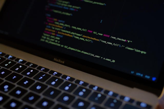 /the-resurgence-of-sql-based-rdbms-if-there-is-one-analytics-trend-we-can-all-agree-on-it-is-that-we-0iy32i5 feature image