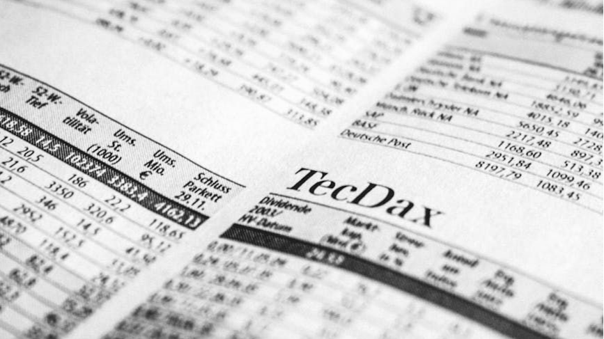 featured image - Running Out of Stock? How Mathematics Guarantees Welfare in Posted‑Price Sales