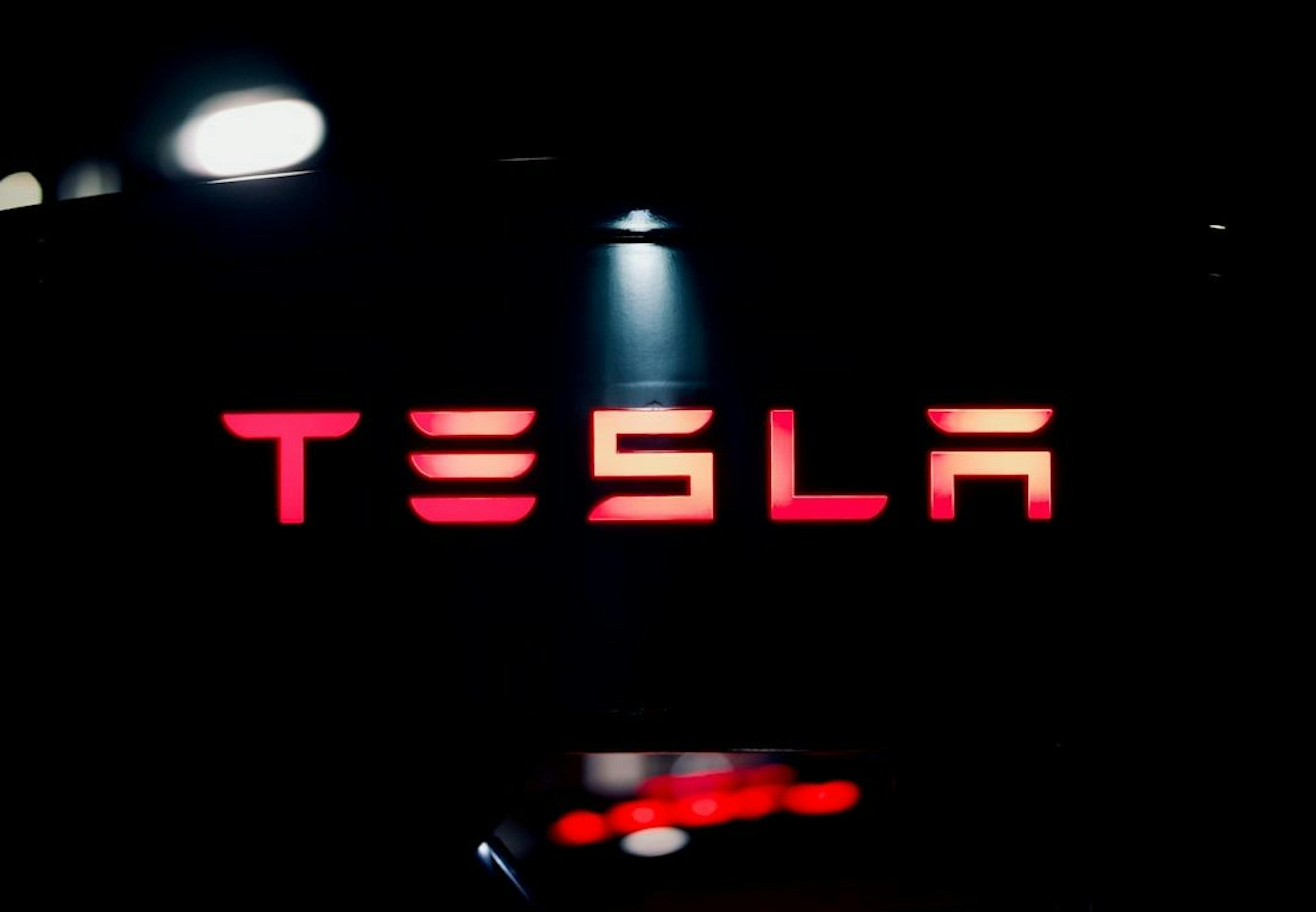 /tesla-rolls-out-cheaper-evs-but-prices-fail-to-excite-market feature image