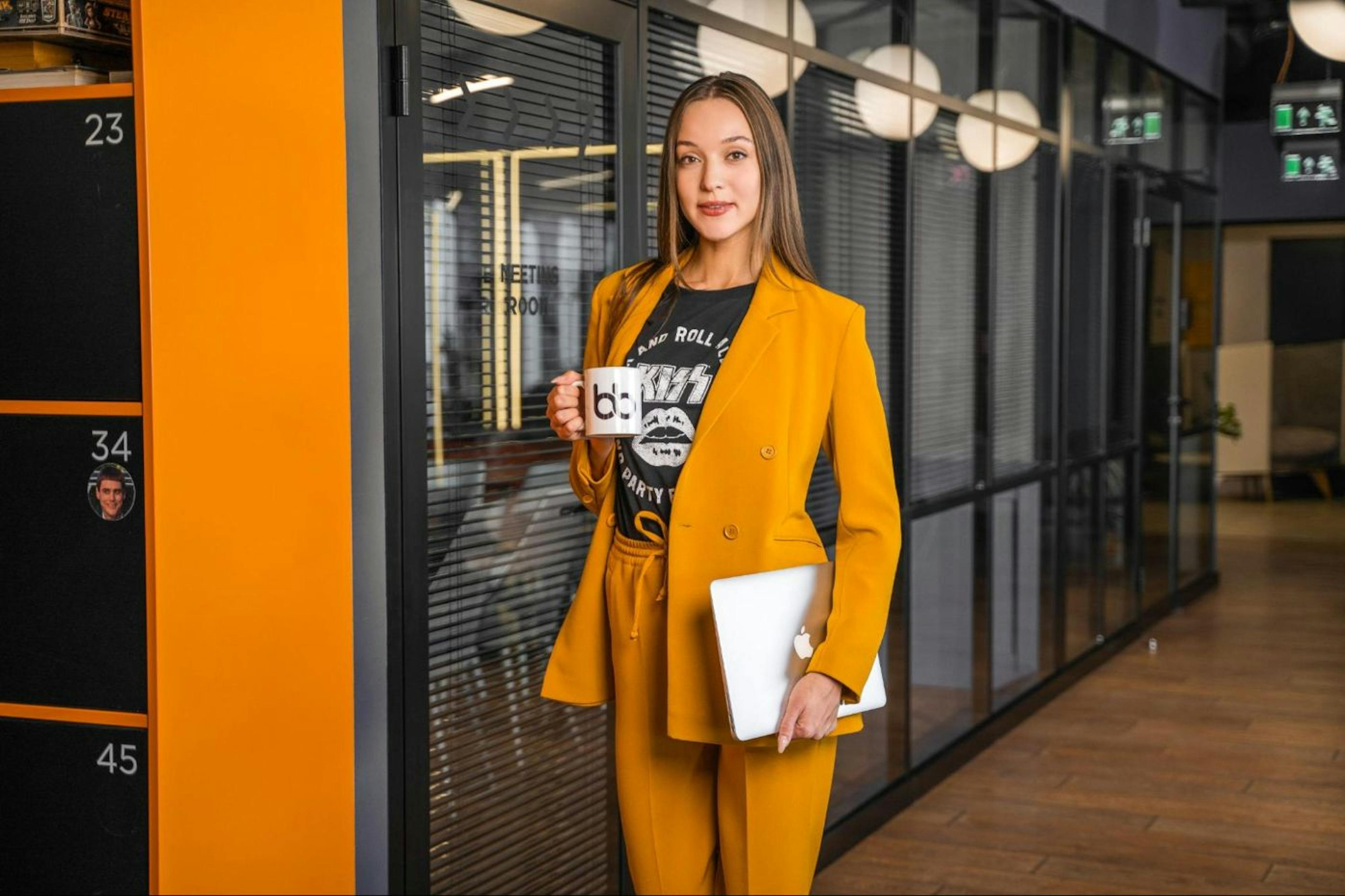 featured image - How Baden Bower Helps EB1A Visa Applicants Stand Out as Competition Intensifies