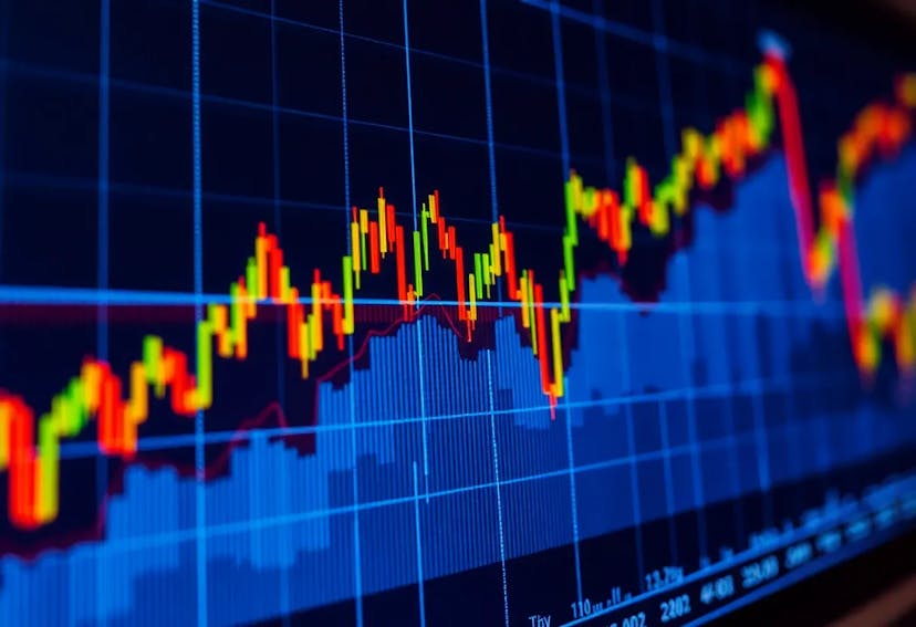 /global-financial-analysis-a-tda-based-approach-to-market-crashes feature image