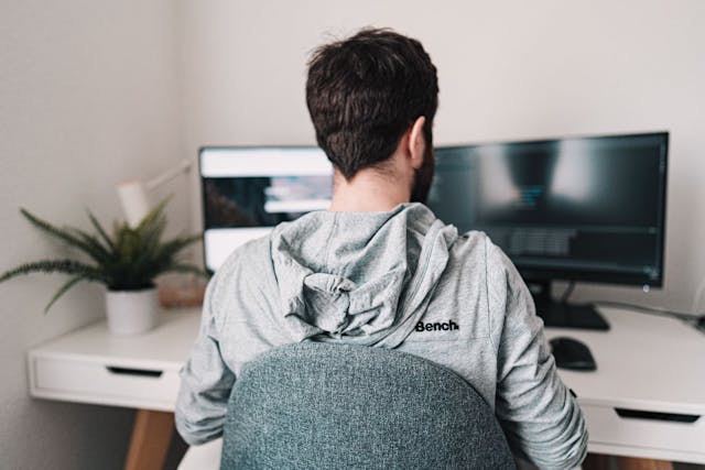 /5-most-impactful-reasons-why-remote-teams-fall-apart feature image