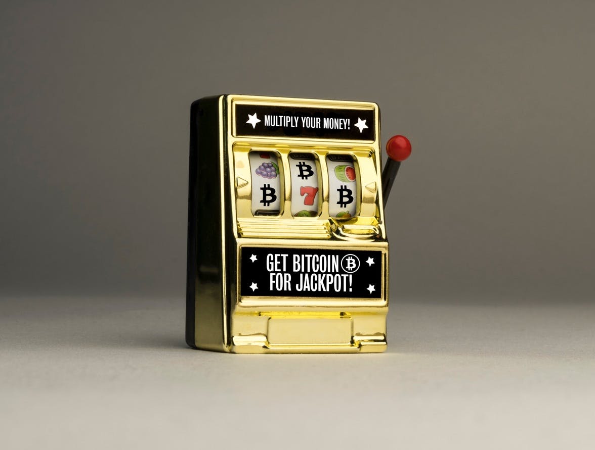 /games-built-on-the-blockchain-are-allowing-gamers-earn-as-they-play feature image