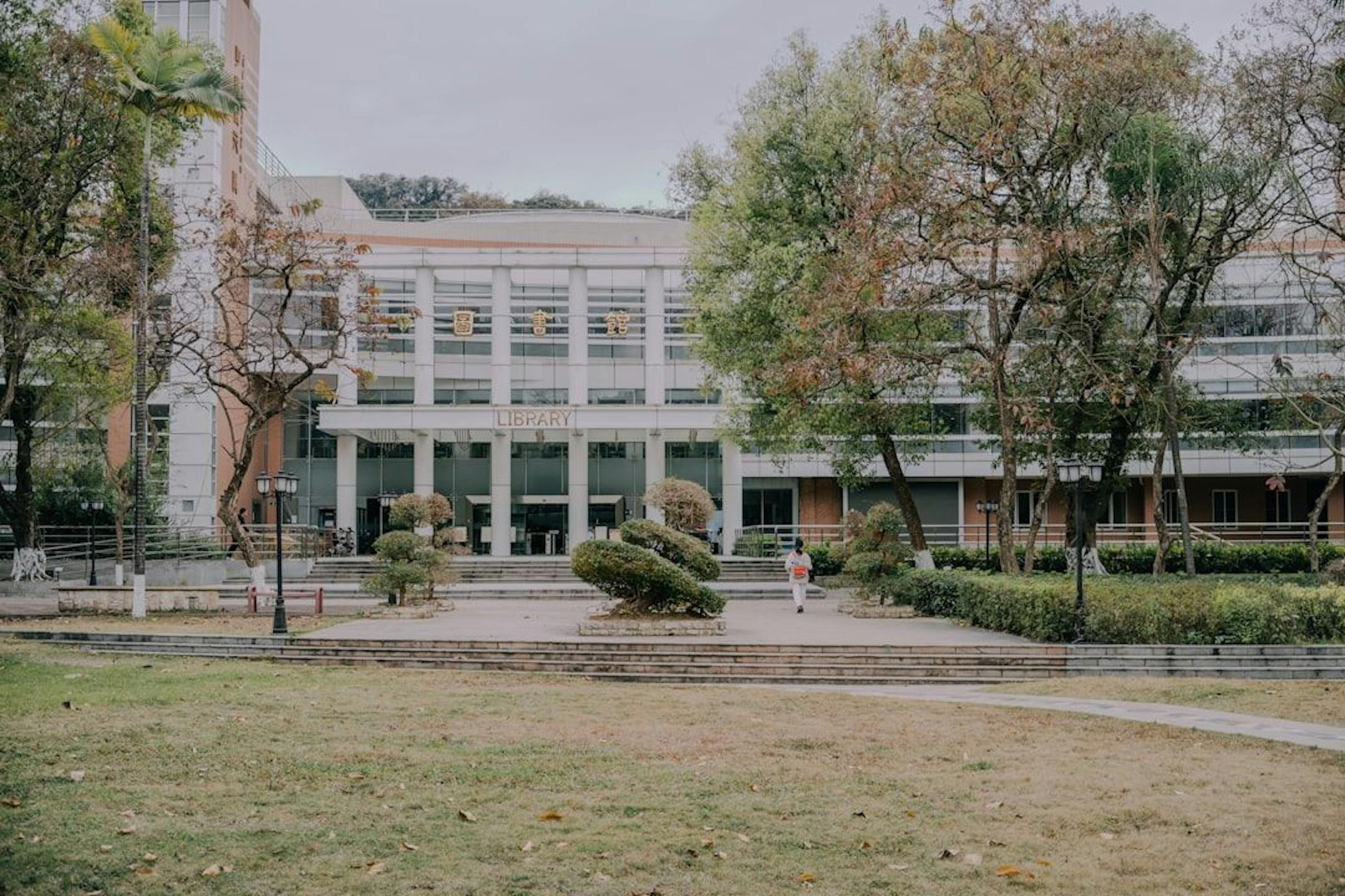 featured image - AI-Native Campus හි සැඟවුණු වියදම: Equity, Access, and the Automation Gap in Higher Ed