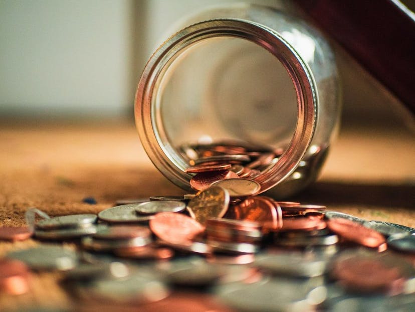 /5-pros-and-cons-of-using-a-dcf-valuation feature image