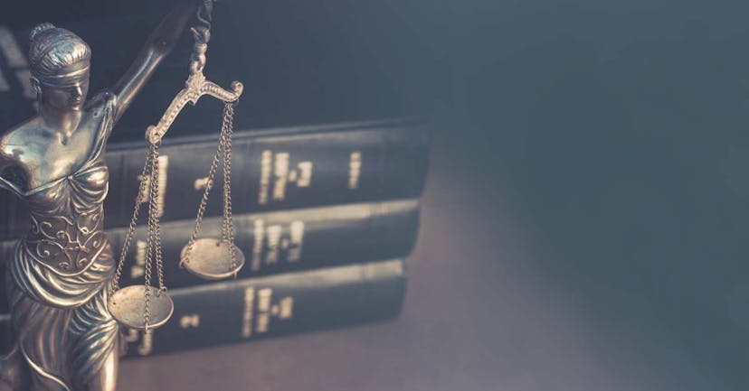 /5-key-benefits-of-legal-workflow-automation-for-law-firms-in-2023 feature image