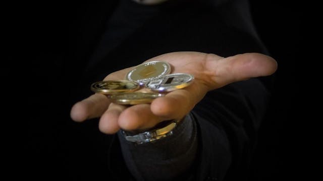 /12-statistics-about-the-state-of-staking-in-2022 feature image