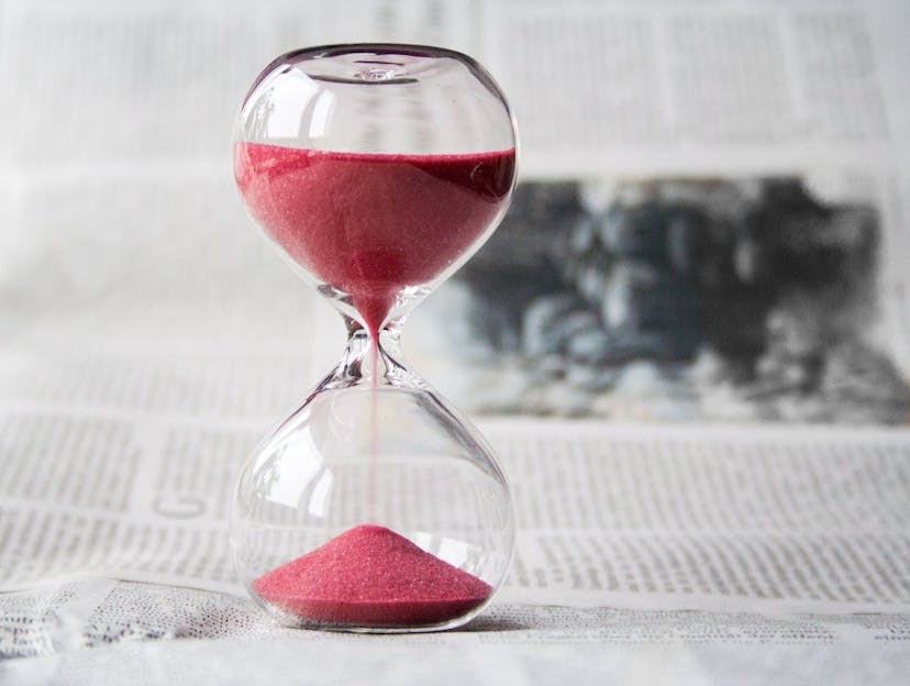 /how-to-consistently-deliver-your-projects-on-time-5-tips-to-follow feature image