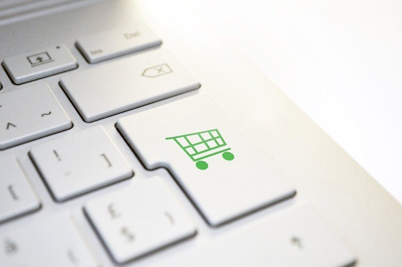 /magento-242-release-notes-y1r322h feature image