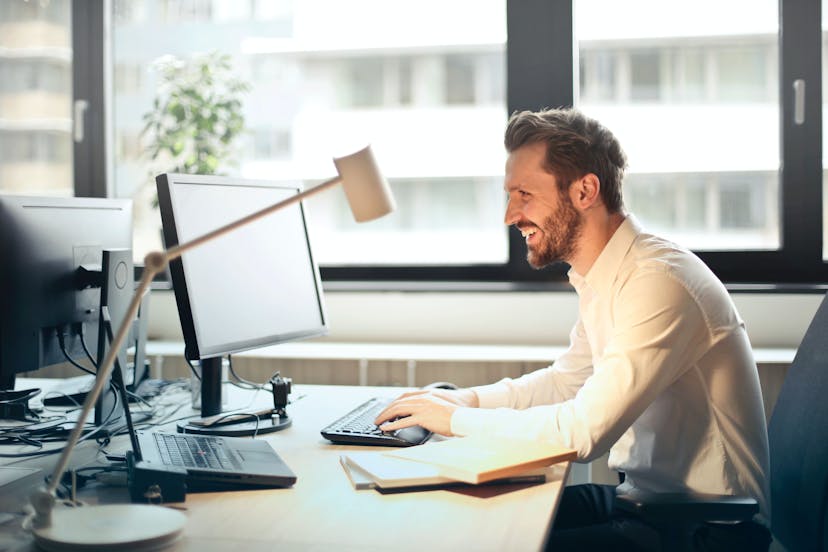 /5-key-benefits-of-using-videos-in-emails-as-a-marketing-strategy feature image