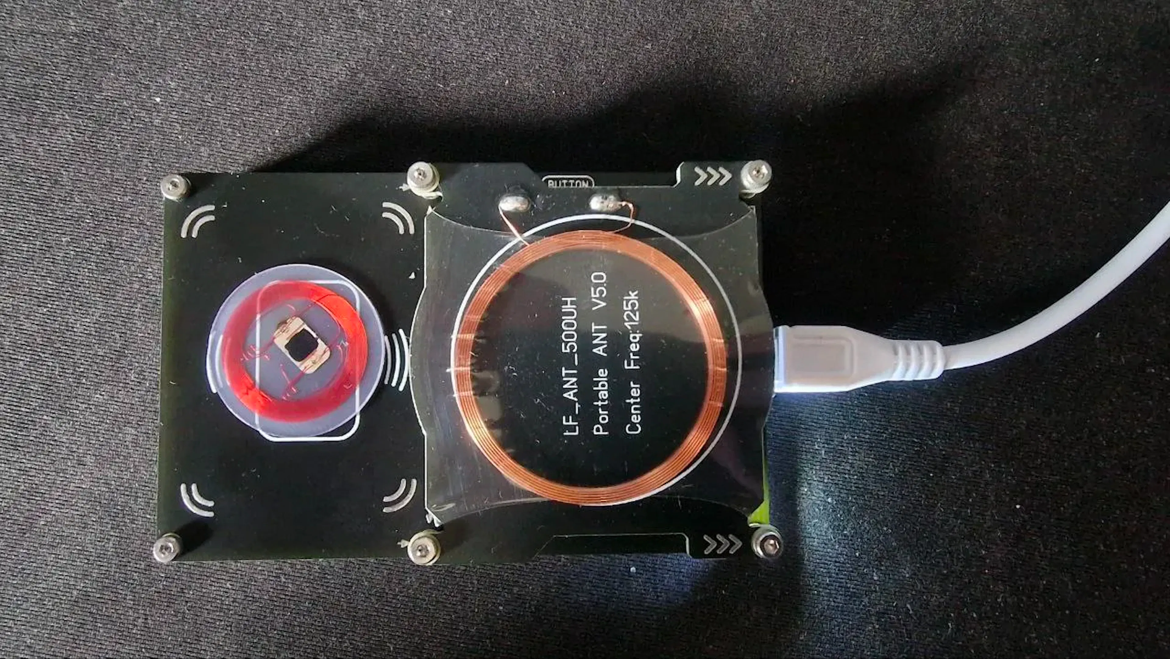 Proxmark3 approached with a NFC tag
