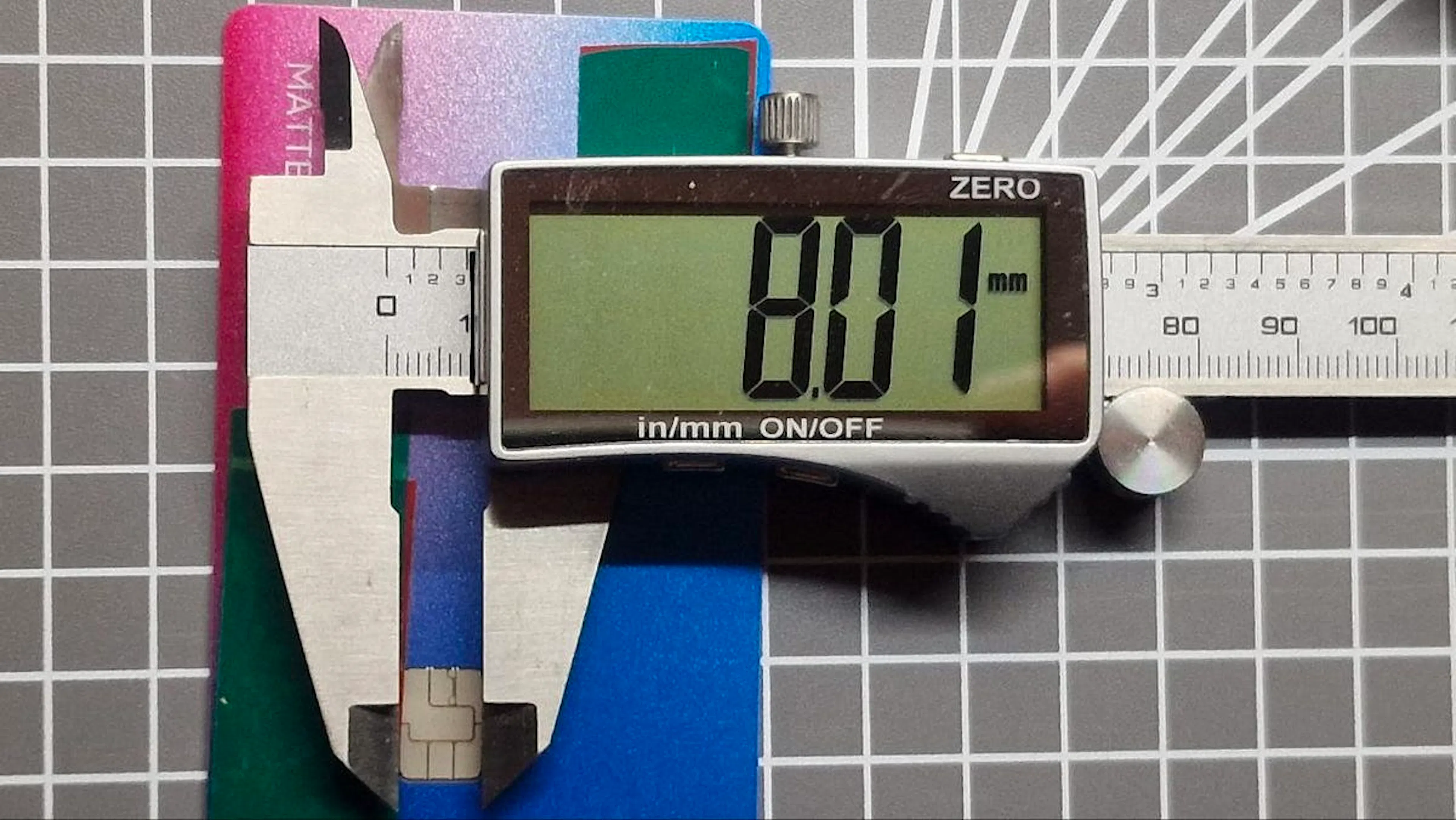 Payment card chip size measurement (height)