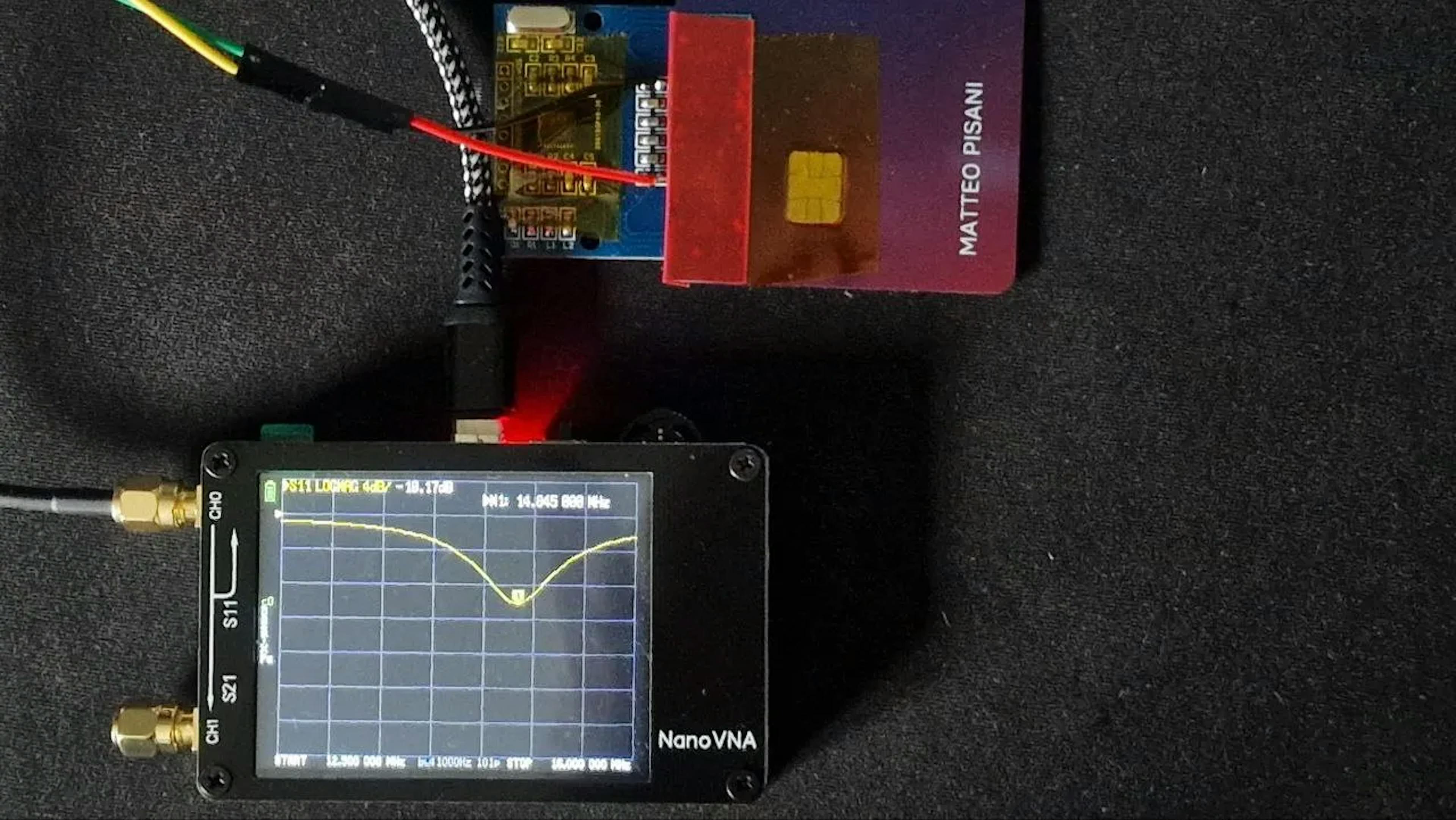 NanoVNA RF inspection of the payment card housing + chip