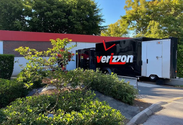 /universal-and-sony-music-sue-verizon-for-supporting-online-piracy feature image