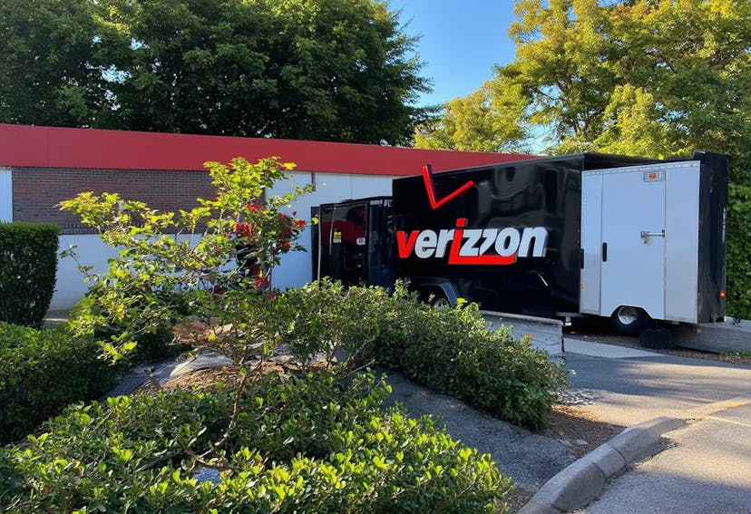 /universal-and-sony-music-sue-verizon-for-supporting-online-piracy feature image