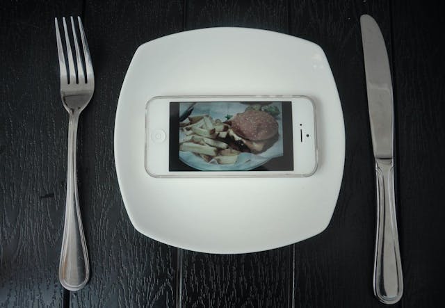 /20-mouthwatering-wordpress-restaurant-themes-to-make-you-and-your-business-salivate-a8io33s4 feature image
