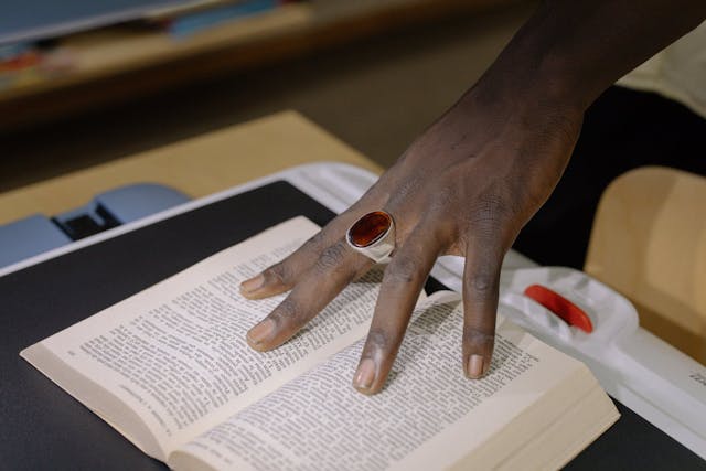 /3-books-to-top-the-list-on-digital-trends-in-2021-7v4i31g9 feature image