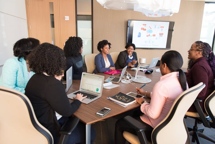 /say-goodbye-to-zoom-this-is-how-virtual-reality-is-transforming-business-collaboration-z93633c8 feature image