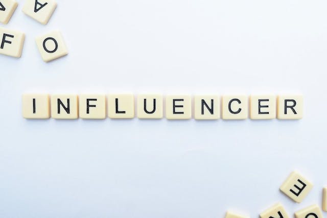 /a-complete-guide-to-social-media-influencers feature image