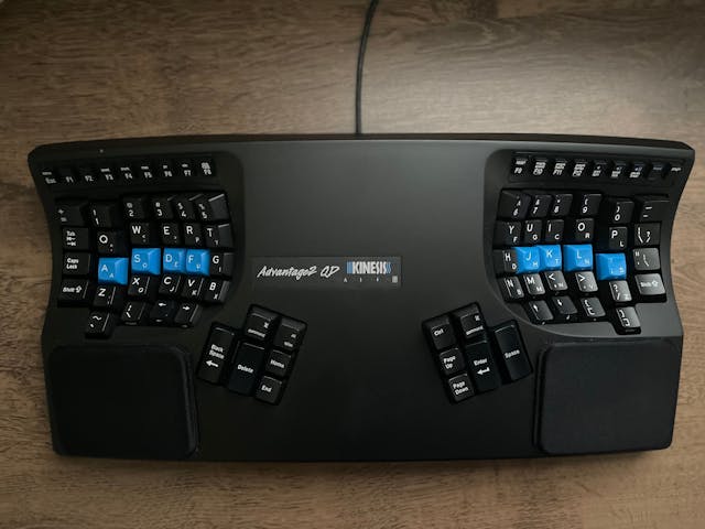 /3-ergonomic-keyboards-for-developers-ranked-by-a-developer-gs2r33pt feature image