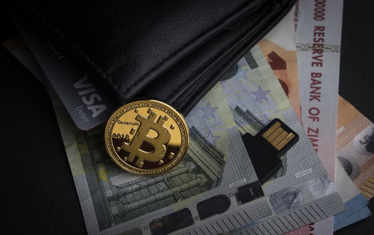 featured image - How to Buy Bitcoin Anonymously: The Most Secure Ways