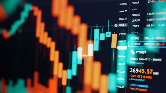 /a-look-at-cefi-defi-and-the-risks-associated-with-decentralized-finance feature image