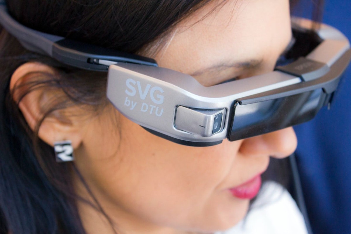 featured image - Smart glasses are Rising From the Ashes of Google Glass Failure