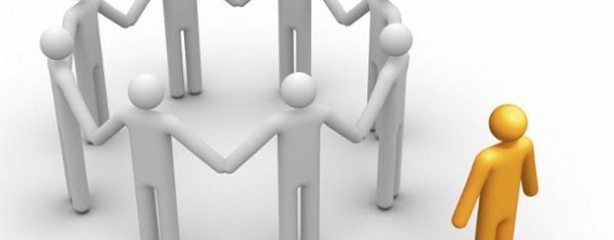 featured image - ¿Puede la IA reducir la discriminación contra los escritores no nativos?