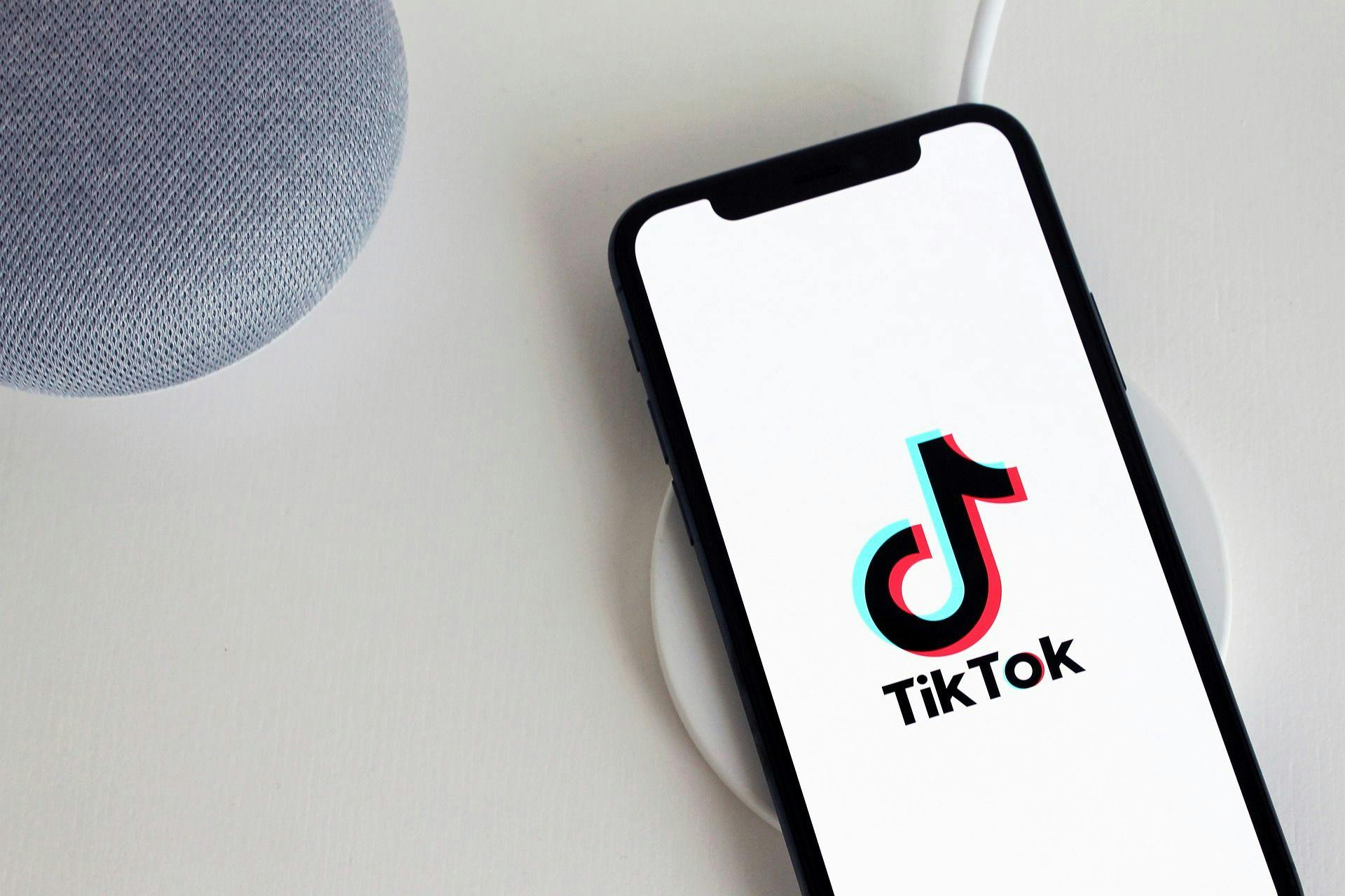 featured image - How to Hack TikTok Accounts : 5 Common Vulnerabilities