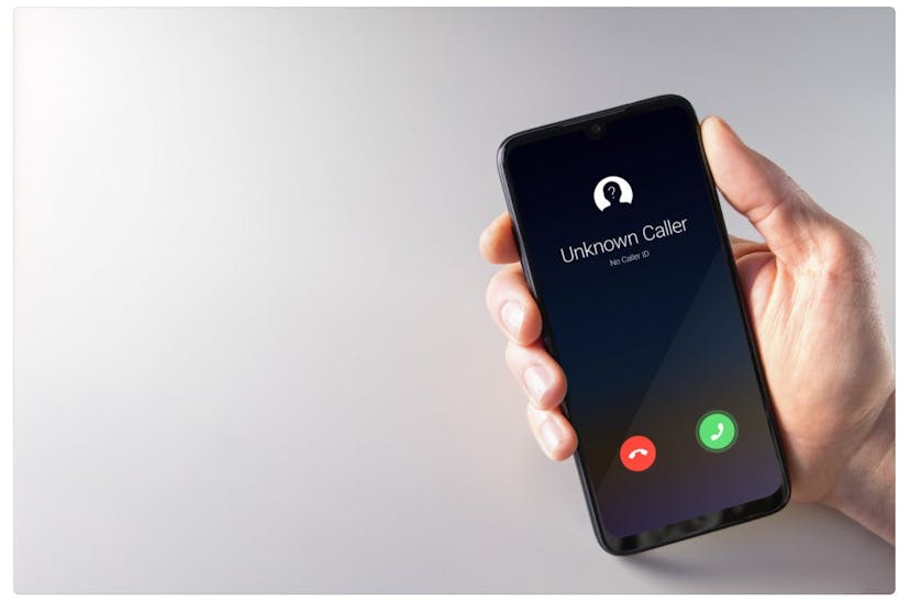 /5-most-common-phone-scams-how-to-spot-them-and-protect-yourself-iy27371y feature image