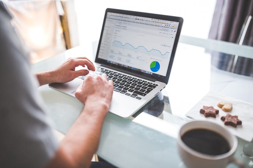 /how-to-improve-social-media-campaign-using-data-visualization feature image