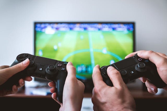 /investment-surges-as-female-gamers-carve-out-a-niche-in-esports-market feature image