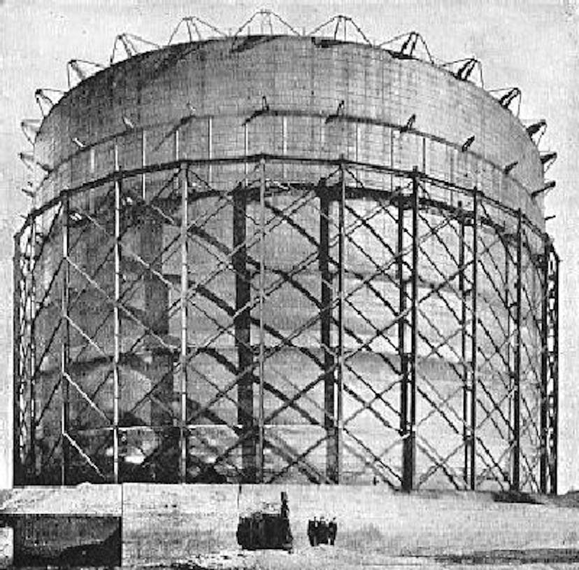  Fig. 196.—The largest gasholder in the world: South Metropolitan Gas Co., Greenwich Gas Works. Capacity, 12,158,600 cubic feet.