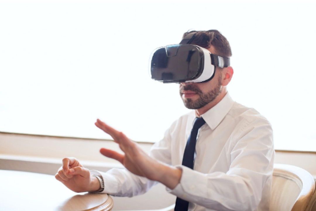 featured image - 3 Ways to Make Sure VR Integration is the Right Choice for Your Business 