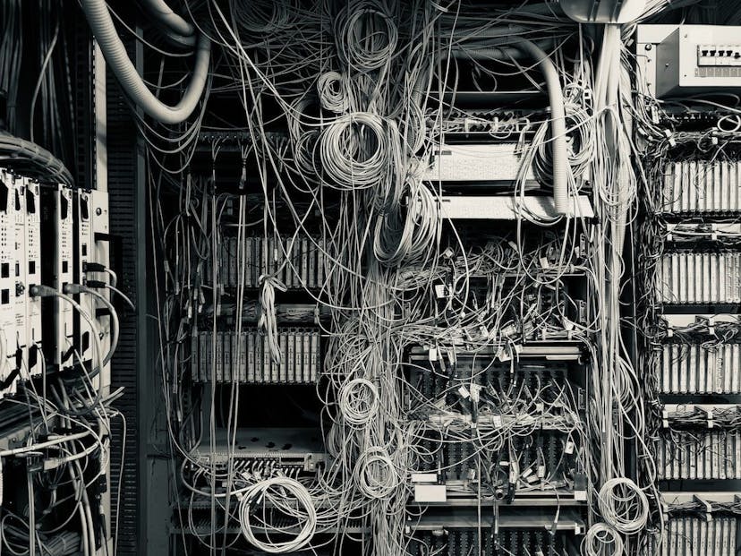/how-to-prevent-server-overload-in-go feature image