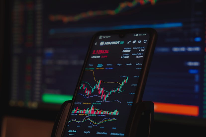 /build-a-crypto-price-tracker-using-nodejs-and-cassandra-7pn35oa feature image