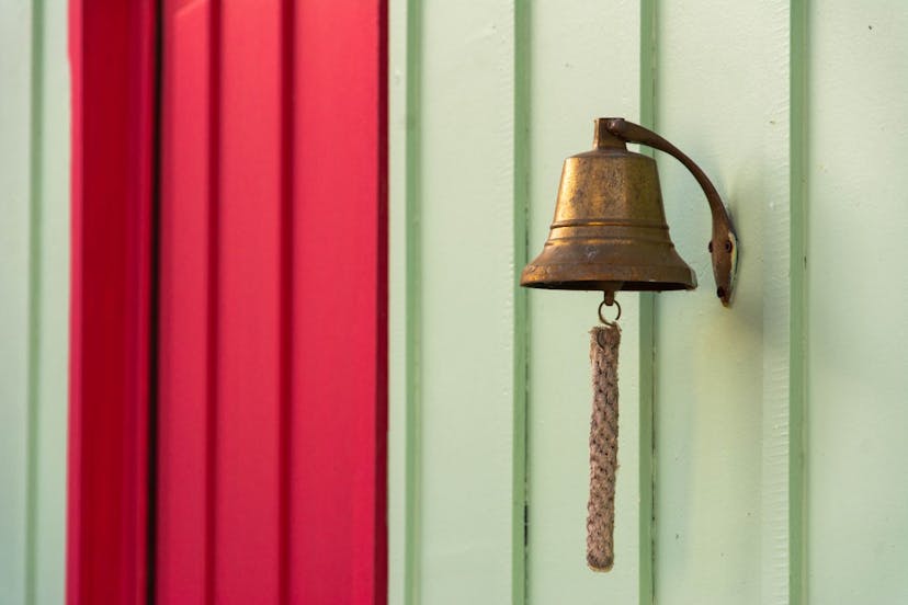 /maslows-hierarchy-of-customer-retention-the-secret-to-improving-churn feature image