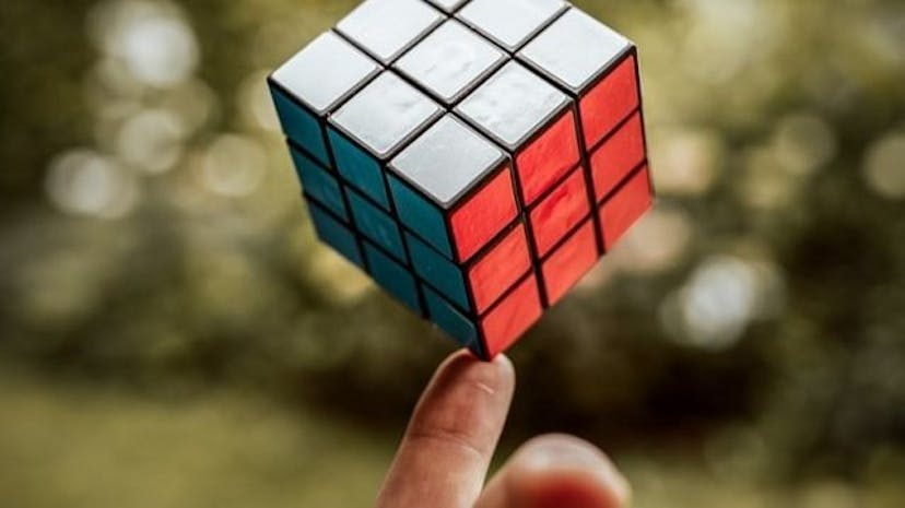 /essential-crypto-lingo-impermanent-loss-ey2x34ti feature image
