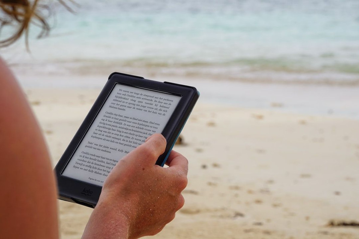 featured image - 8 Best EPUB Readers for Windows and macOS