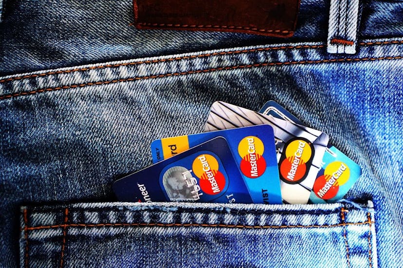 /credit-card-fraud-detection-via-machine-learning-a-case-study-1o3o3327 feature image