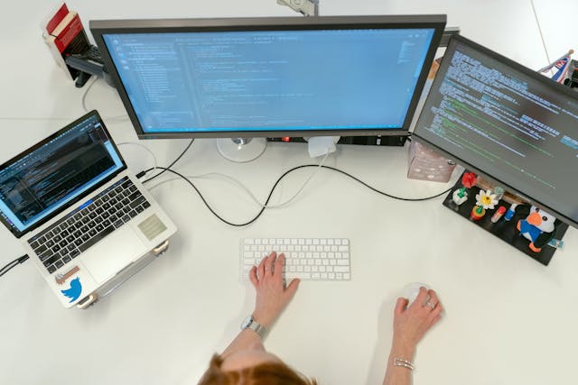 /how-to-build-an-n8n-workflow-to-manage-different-databases-and-scheduling-workflows-sq8h35ld feature image