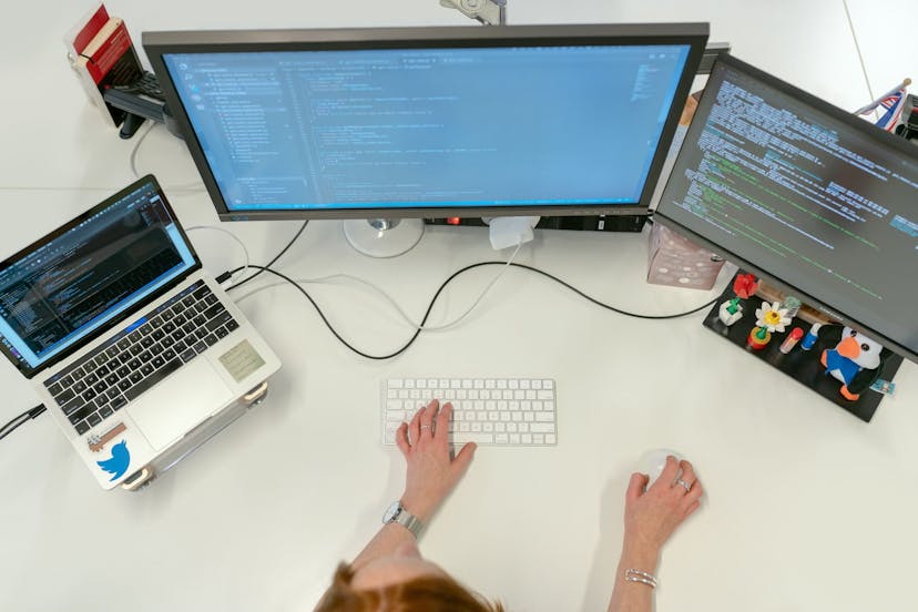 /how-to-build-an-n8n-workflow-to-manage-different-databases-and-scheduling-workflows-sq8h35ld feature image