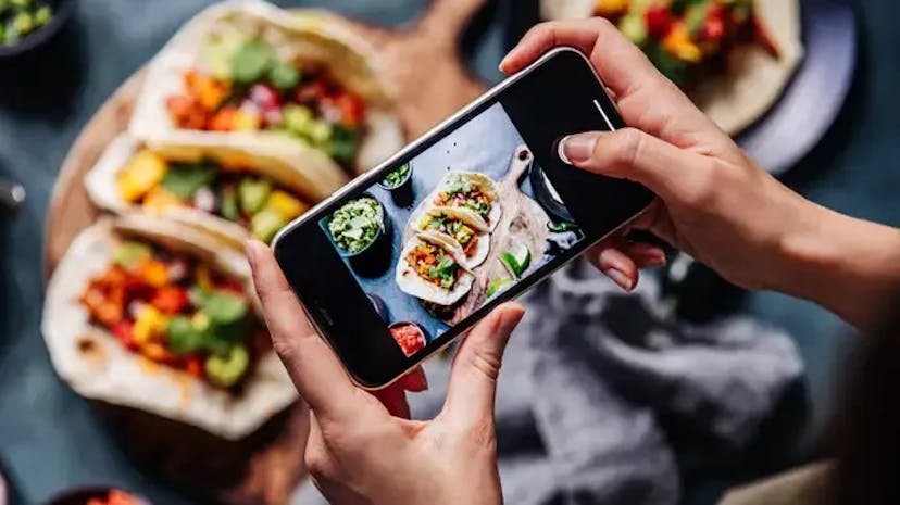 /technological-trends-reshaping-the-restaurant-industry-in-2024 feature image